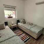 Gyoengyike Apartmanhaz 公寓