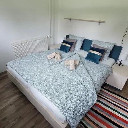 Gyoengyike Apartmanhaz * فونيارتْسفاشغ