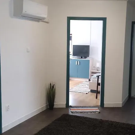 Gyoengyike Apartmanhaz * فونيارتْسفاشغ