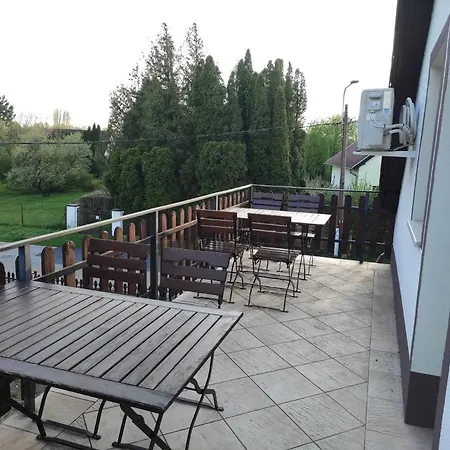 Gyoengyike Apartmanhaz * فونيارتْسفاشغ