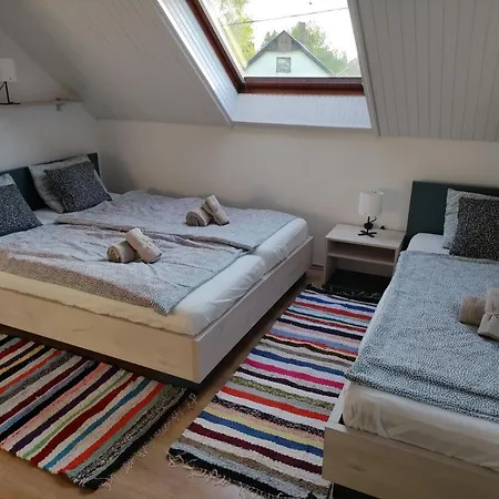 Gyoengyike Apartmanhaz * فونيارتْسفاشغ