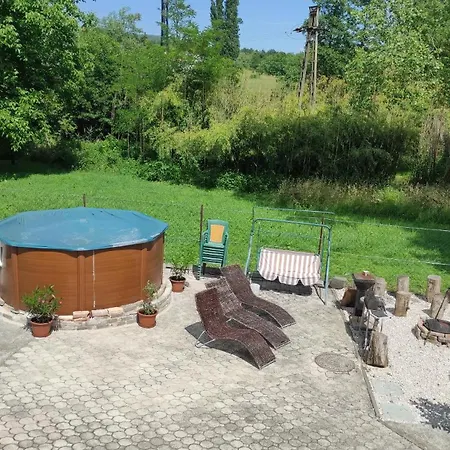 Gyoengyike Apartmanhaz شقة *