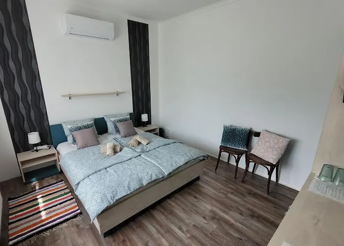 Gyoengyike Apartmanhaz * 沃尼奥尔茨沃什海吉