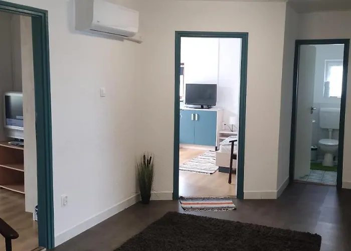 Gyoengyike Apartmanhaz * 沃尼奥尔茨沃什海吉